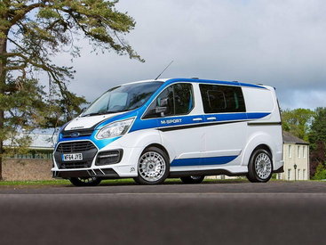 Ford построил "раллийный" автобус - ФОТО