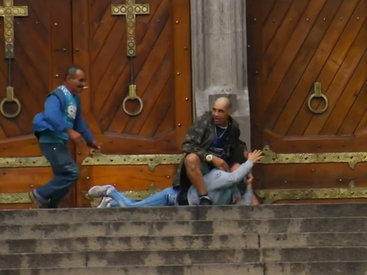 Бездомный спас заложницу ценой собственной жизни - ФОТО - ВИДЕО