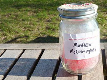 Американка продает души знаменитостей за $15