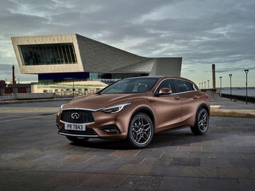 Infiniti Q30 получит оригинальный интерьер - ФОТО