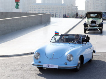 В Баку состоялся пробег классических автомобилей, посвященный 91-й годовщине со дня рождения общенационального лидера Гейдара Алиева - ФОТО