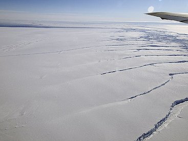 От Антарктиды отколется гигантский айсберг размером с Нью-Йорк – ФОТО
