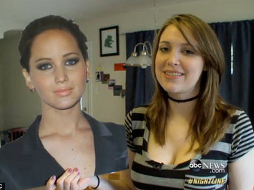 Женщина потратила $25 000, чтобы стать Дженнифер Лоуренс - ФОТО