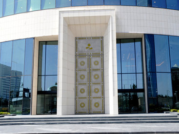 Азербайджанские деньги в 45 странах мира