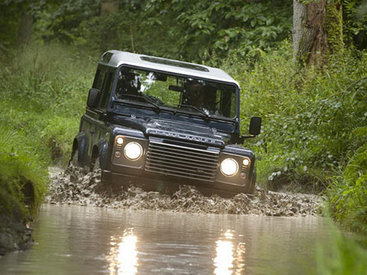 Уникальный Land Rover Defender: машина под стать королям – ФОТО