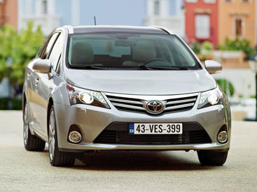 Toyota приступает к производству обновленной модели Avensis 2012 - ФОТОСЕССИЯ