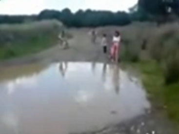 Отец повторил трюк сына - ВИДЕО