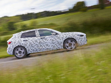 Новый хэтчбек Infiniti Q30 - ФОТОСЕССИЯ