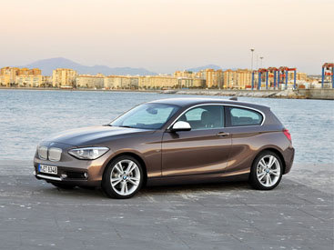 BMW представил универсал 3 Series и трехдверную "единичку" - ФОТОСЕССИЯ