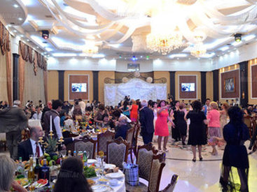 Restoran sahibi qayınananı bir günlük girov götürdü - YENİLƏNİB