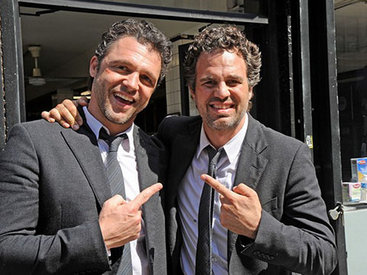 Все, что остается за кадром: знаменитости и их дублеры - ФОТО