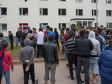 Беспорядки в Германии вспыхнули из-за афганца - ФОТО