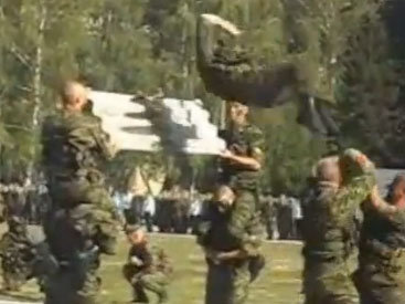 Боевое сальто солдата закончилось неудачей - ВИДЕО