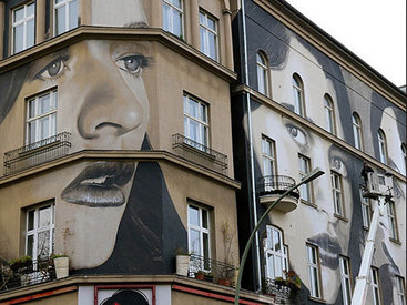 "Картинная галерея Day.Az": Невероятная 5-этажная фреска - ФОТО