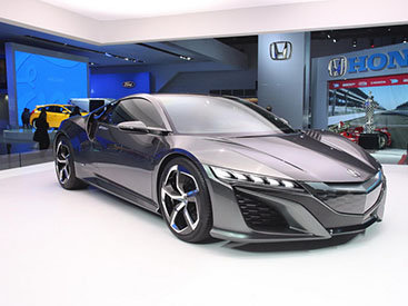 Acura показала предсерийный кроссовер и обновленный суперкар NSX - ФОТО