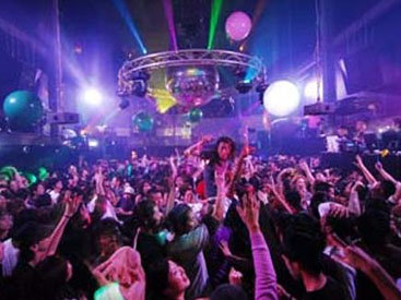 Неспящие в Баку: тайны ночной жизни столичной молодежи - РЕПОРТАЖ