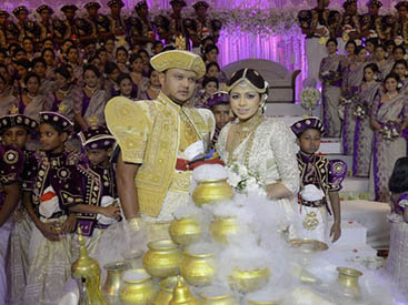 Свадьба на мировой рекорд: 126 подружек невесты - ФОТО