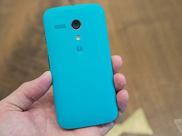 Motorola представила новый бюджетный смартфон - ФОТО