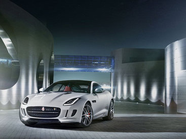 Полноприводный Jaguar F-Type оказался быстрее заднеприводного - ФОТО