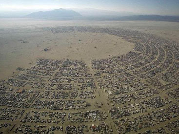 В американской пустыне начинается фестиваль Burning Man