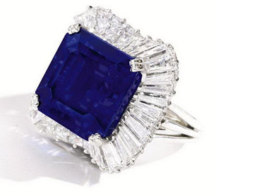 Кольцо с рекордно дорогим сапфиром ушло с аукциона - ФОТО