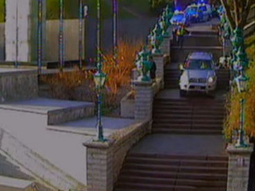 Погоня в стиле Голливуда: Toyota Prado творит чудеса - ВИДЕО