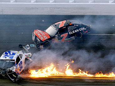 Самые страшные аварии на автогоноках NASCAR - ФОТОСЕССИЯ