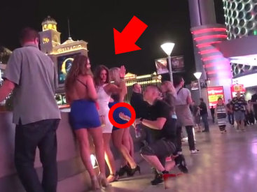 Вместо кольца предложил девушкам ужасную вещь - ВИДЕО