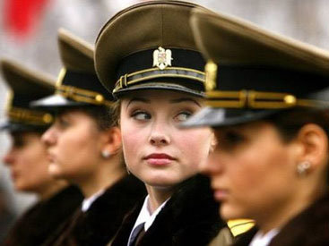 Где служат самые привлекательные девушки