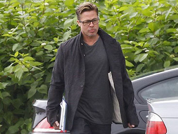 Снова красавчик: Брэд Питт распрощался с длинными волосами - ФОТО