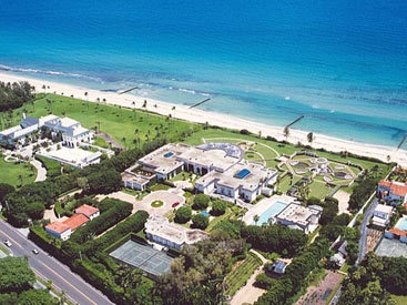 Жена миллиардера судится с мужем за дорогие особняки - ФОТО