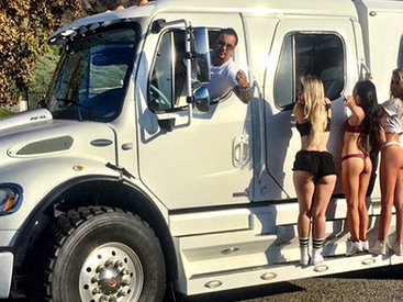 Вот на чем ездят миллиардеры - ФОТО