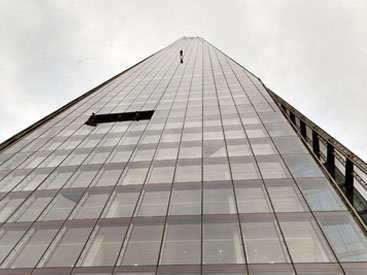 В Москве девушка выжила после падения с 11-го этажа