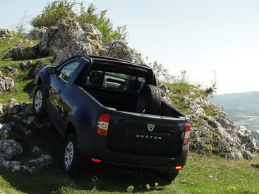 На пикапах Dacia Duster будут ездить румынские нефтяники - ФОТО