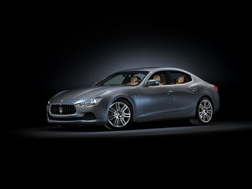 Maserati "переодела" седан Ghibli с помощью модных дизайнеров - ФОТО