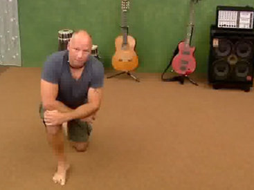 Что делать, если вы подавились, а рядом никого нет - ВИДЕО