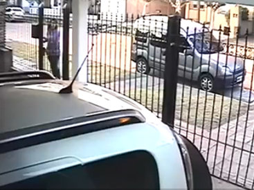 Очень шустрая девушка и грабители - ВИДЕО