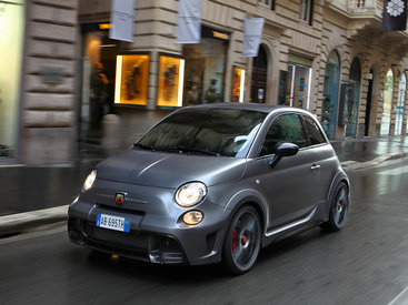 "Карманную ракету" от Abarth раскупили на год вперед - ФОТО