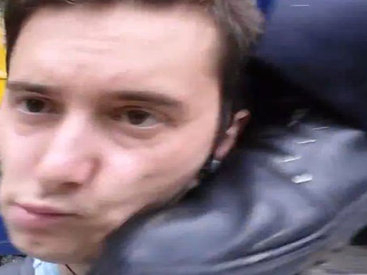 Неудачный селфи: парень получил удар в лицо - ВИДЕО
