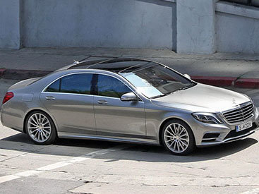 Новый S-класс от Mercedes - четыре монитора и 156 кнопок - ФОТО