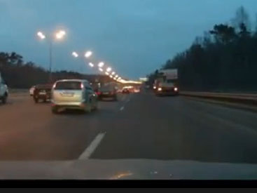Toyota Camry спровоцировал ДТП - ВИДЕО