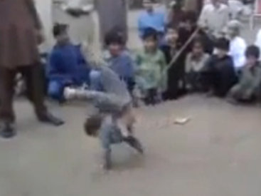 5-летний ниндзя показывает невероятные трюки - ВИДЕО