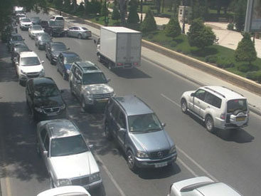 Range Rover выехал на встречную и совершил ДТП в Баку – ВИДЕО