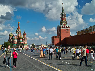 На митинге в Москве полиция задержала более 400 человек