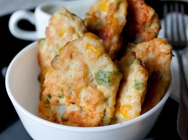 Куриные оладьи с кукурузой и фасолью - Пошаговый рецепт - ФОТО