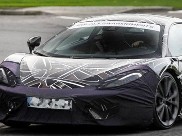 McLaren показал закамуфлированного конкурента Porsche 911