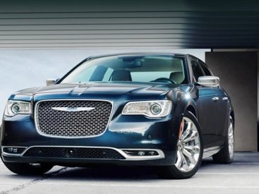 Обновленный вариант седана Chrysler 300 - ФОТО