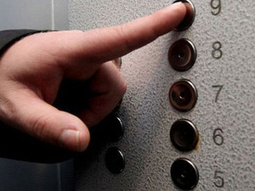 Bakıda liftdə köməksiz qalan 2 nəfər xilas edilib