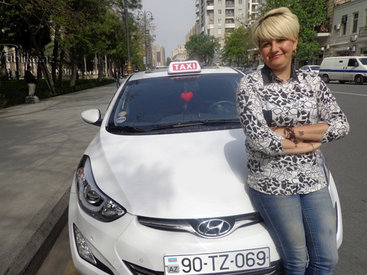 Bakının qadın sürücüsü: “Taksi sürməyimə qeyri-adi baxırlar” - FOTO