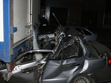 В Евлахе Chevrolet врезался в "ЗИЛ": есть жертвы